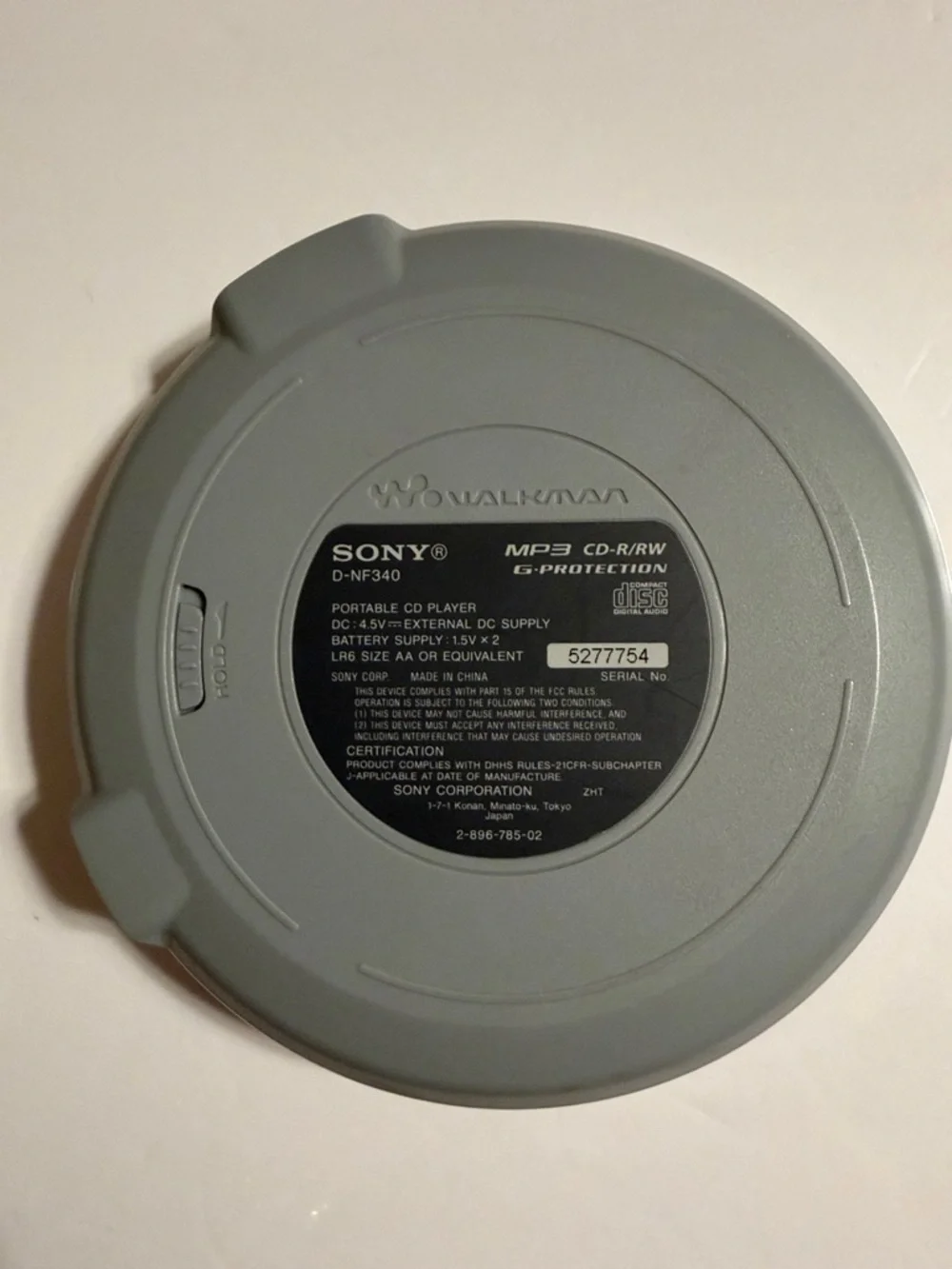 Sony D-NF340 Compact Disc Walkman CD/MP3/FM Radio Silver Portable with LCD